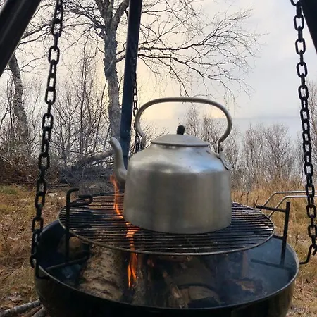 別荘 Old Fashion Cabin 10 Minutes From With Spectacular View!
